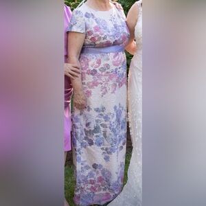 Adrianna Papell- Floral Embroidered Lace Column Dress- Size 16